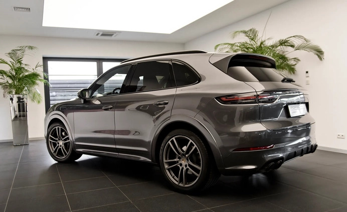 Porsche Cayenne cena 389000 przebieg: 93040, rok produkcji 2019 z Bełchatów małe 326